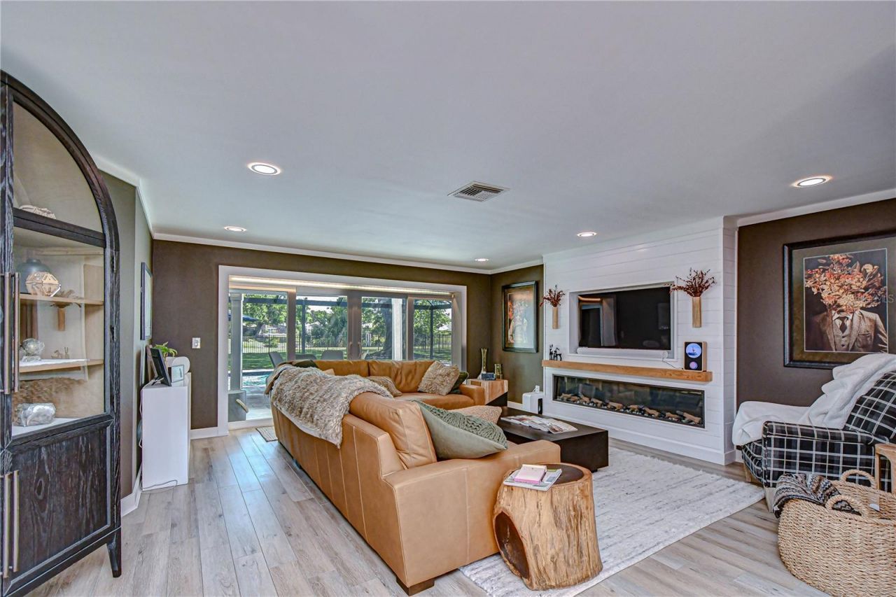 4315 Northpark Drive, Tampa, FL 33624 Photo