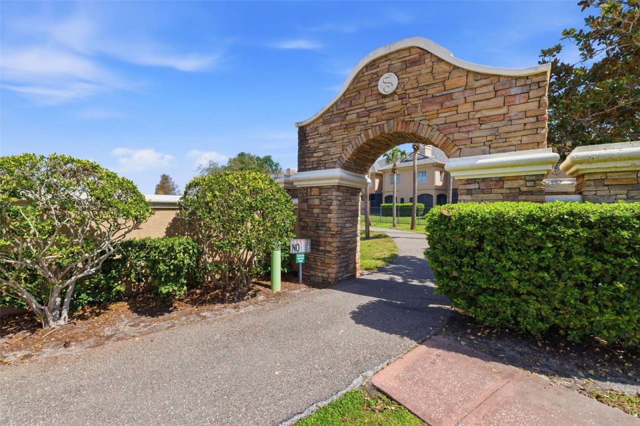 615 Saxony Boulevard, Saint Petersburg, FL 33716 Photo