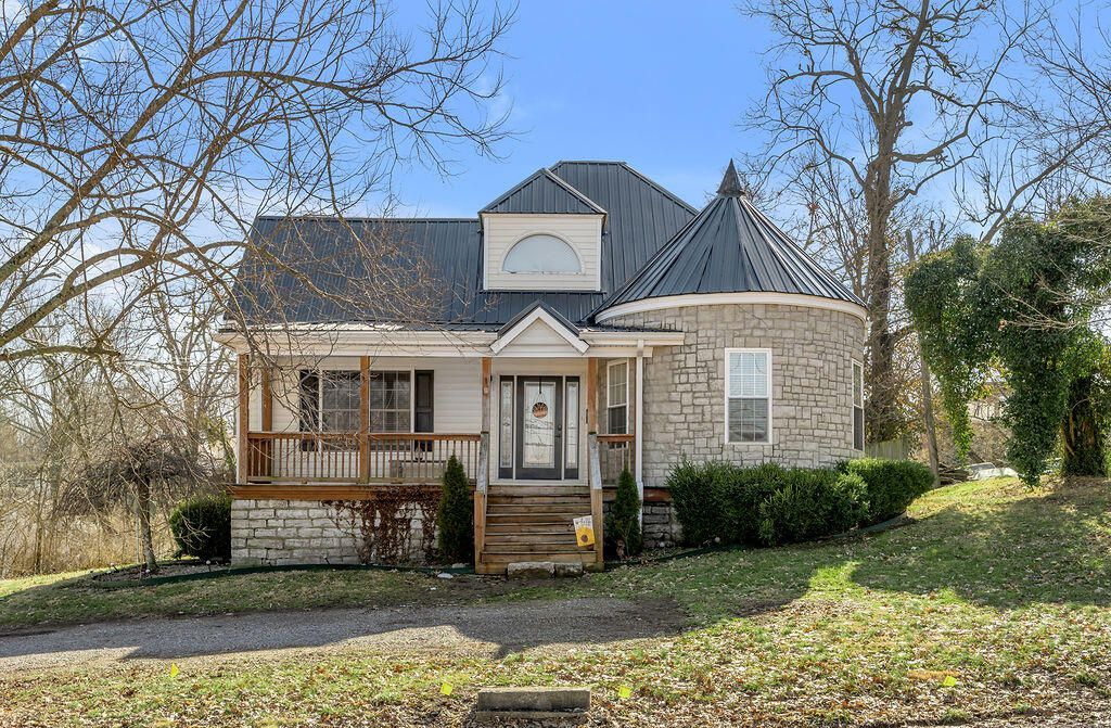 370 Mooreland Avenue, Harrodsburg, KY 40330 Main Photo