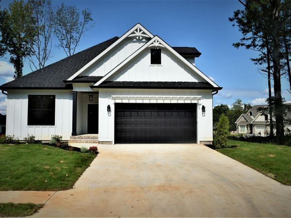 5032 Lakeside Lane, Cleveland, TN 37312