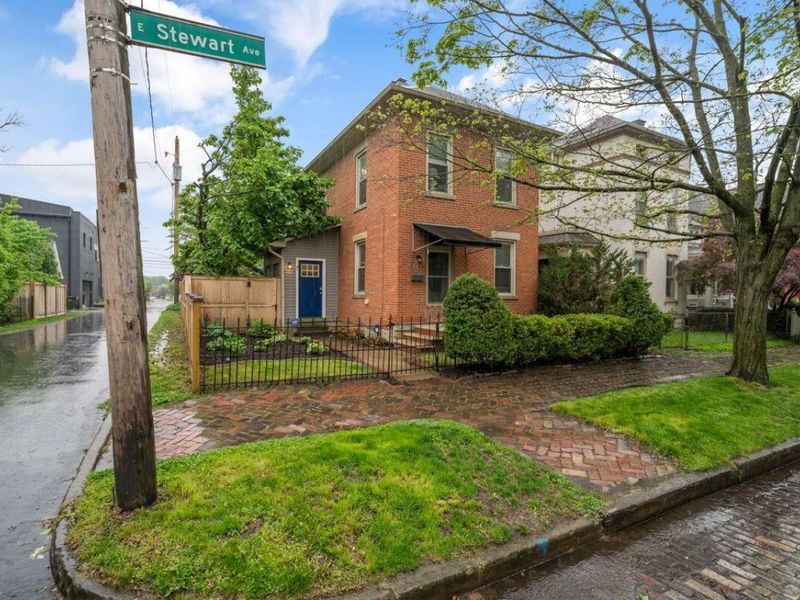 377 Stewart Avenue, Columbus, OH 43206 Photo 3