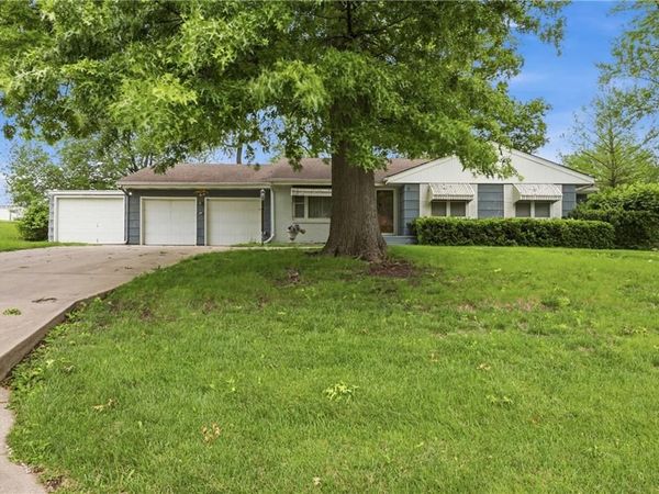 2419 S Ellison Way, Independence, MO 64055