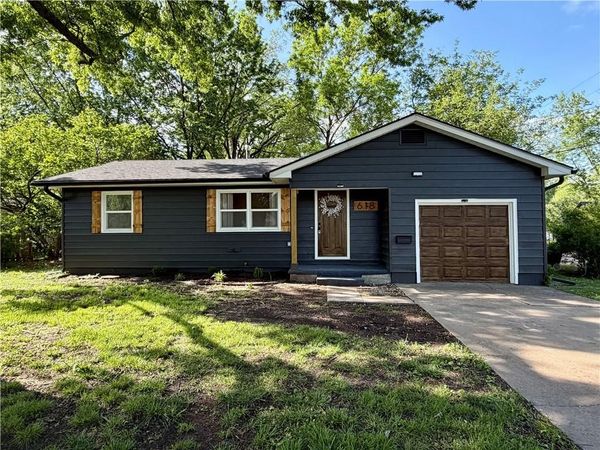 618 E Massasoit Street, Ottawa, KS 66067