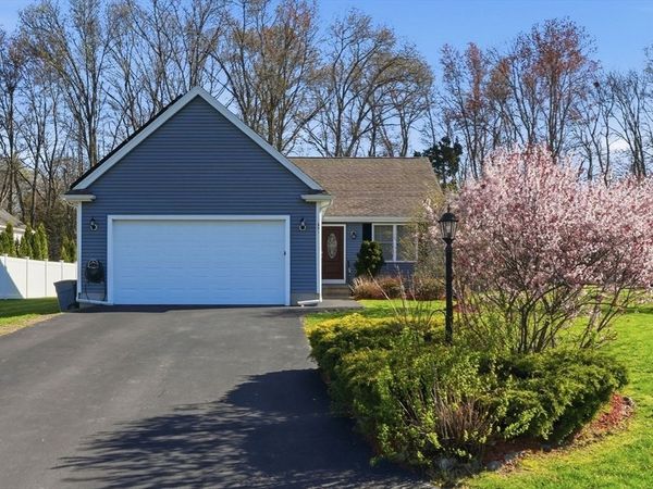 943 Stonegate Lndg, Dighton, MA 02764