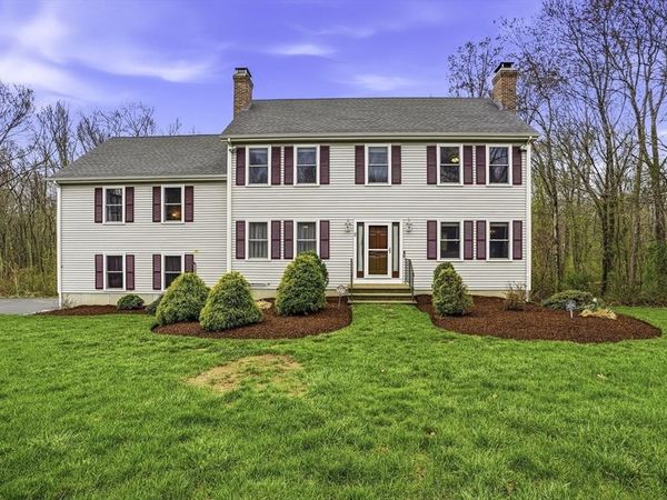 2 Tee Jay Ln, Blackstone, MA 01504
