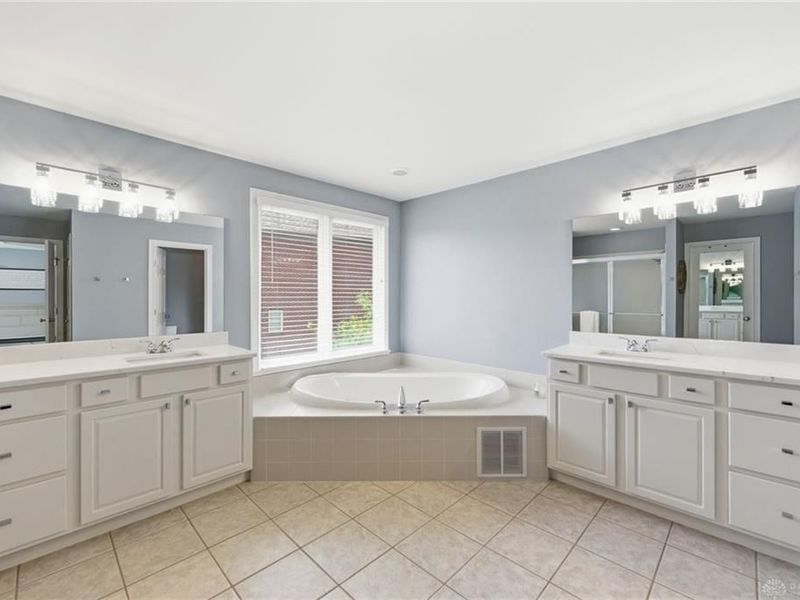 986 Arnold Palmer Drive, Miami Township, OH 45140 Photo 25