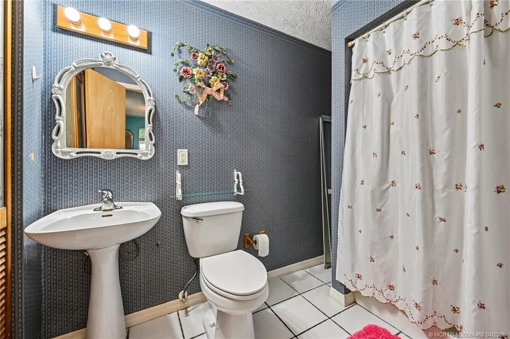 1890 NW Sunset Boulevard, Jensen Beach, FL 34957 Photo