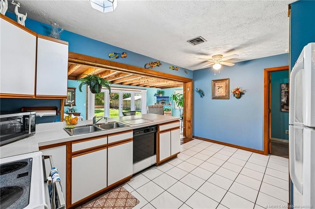 1890 NW Sunset Boulevard, Jensen Beach, FL 34957 Photo