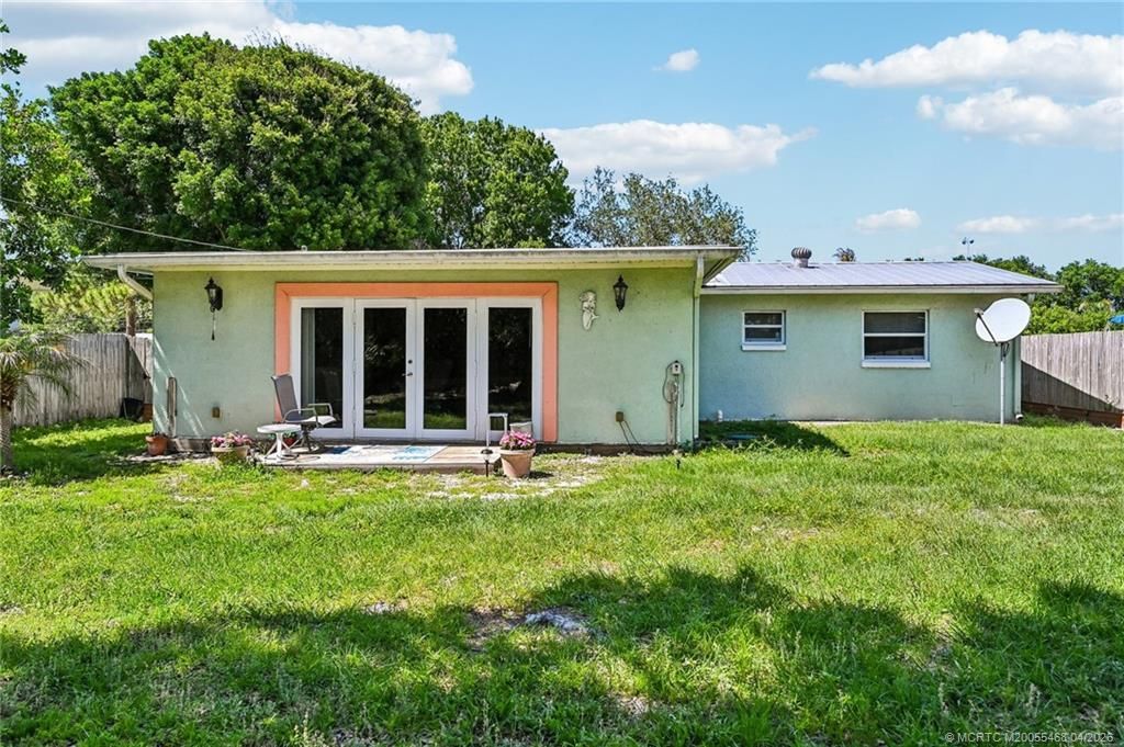 1890 NW Sunset Boulevard, Jensen Beach, FL 34957 Photo