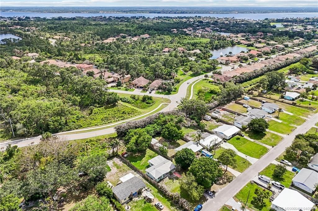 1890 NW Sunset Boulevard, Jensen Beach, FL 34957 Photo