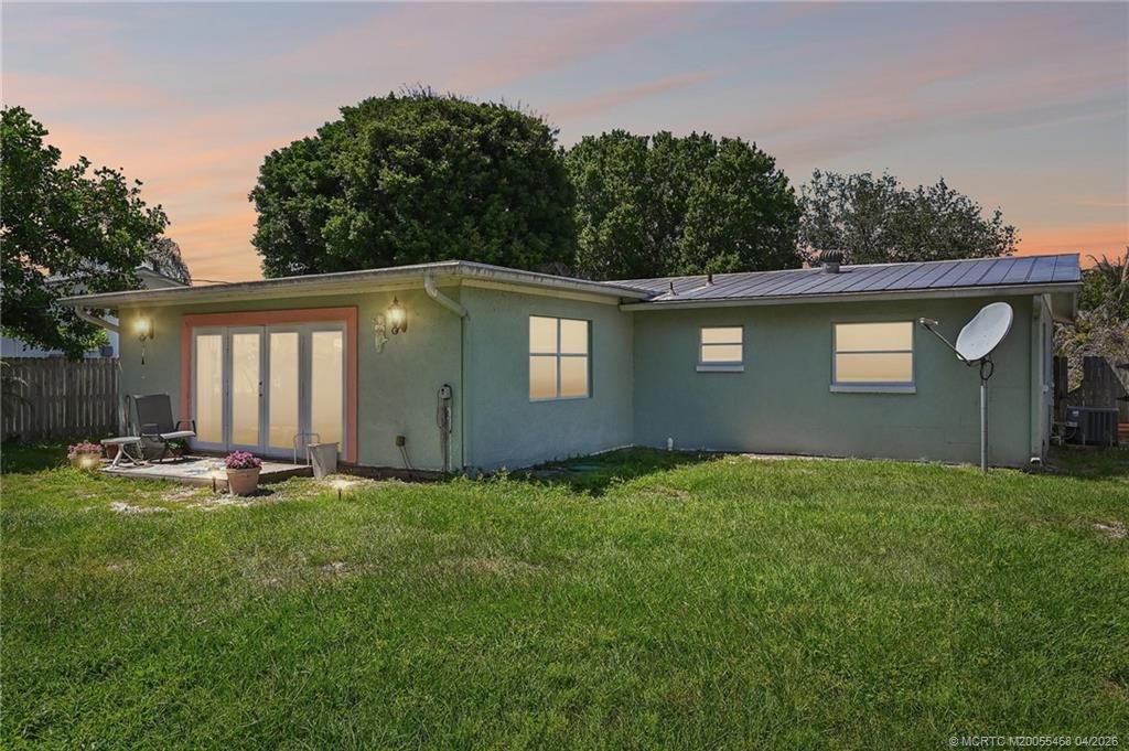1890 NW Sunset Boulevard, Jensen Beach, FL 34957 Photo