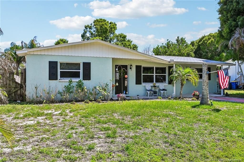 1890 NW Sunset Boulevard, Jensen Beach, FL 34957 Photo