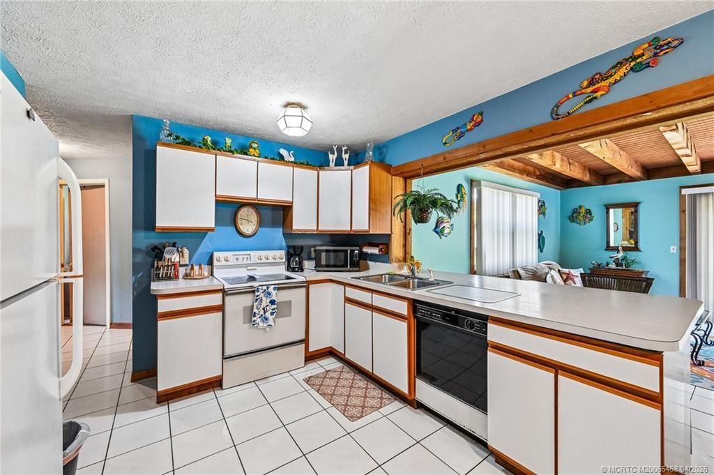 1890 NW Sunset Boulevard, Jensen Beach, FL 34957 Photo