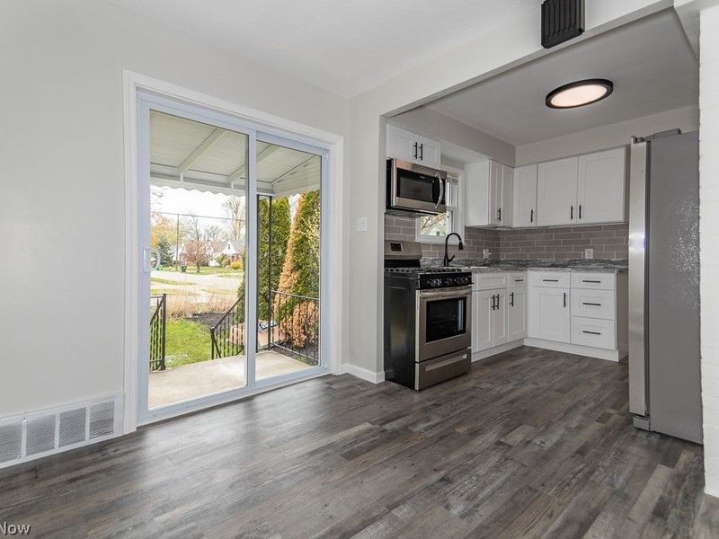 434 E 272nd Street, Euclid, OH 44132 Photo 8