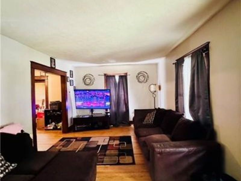 927 Avon Street , Akron, OH 44310 Photo 4