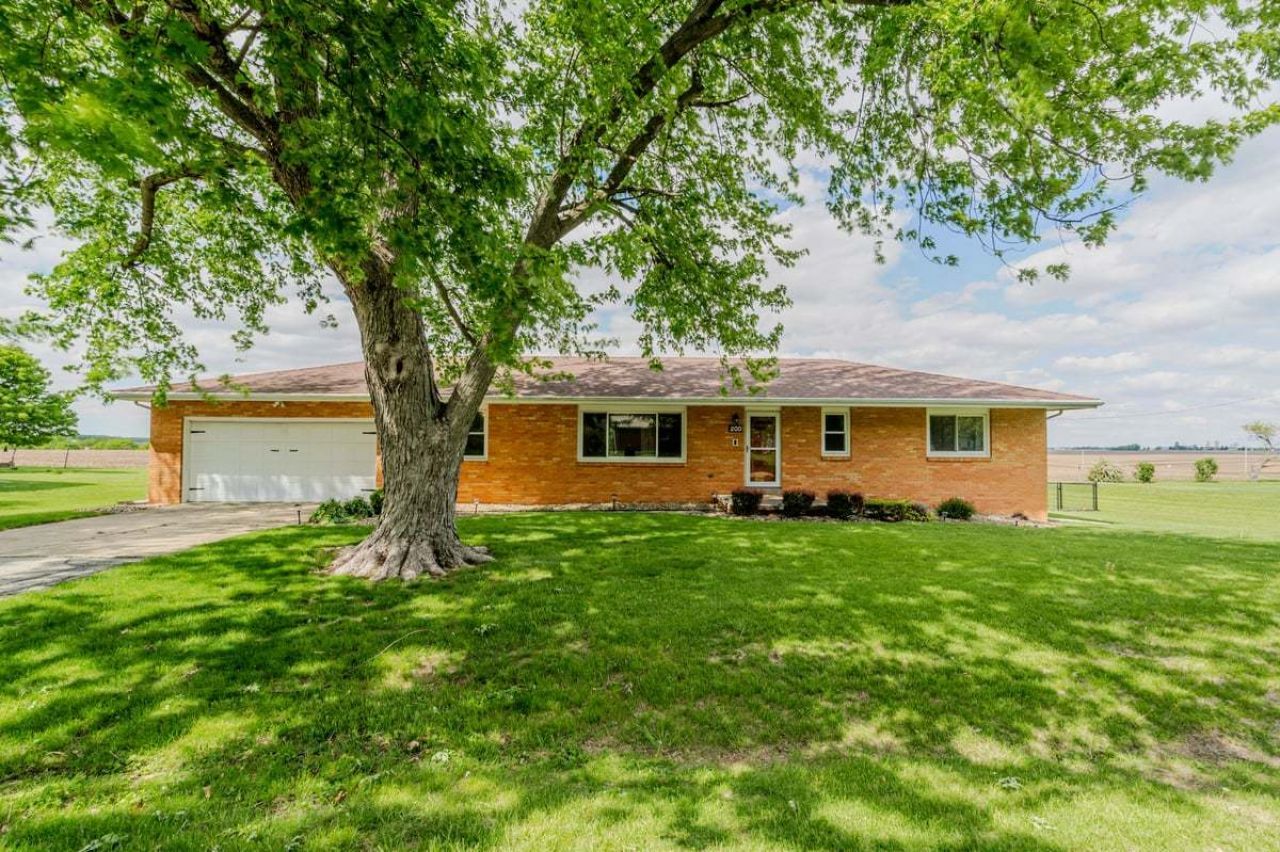 200 W Winslow Street, Danvers, IL 61732 Main Photo