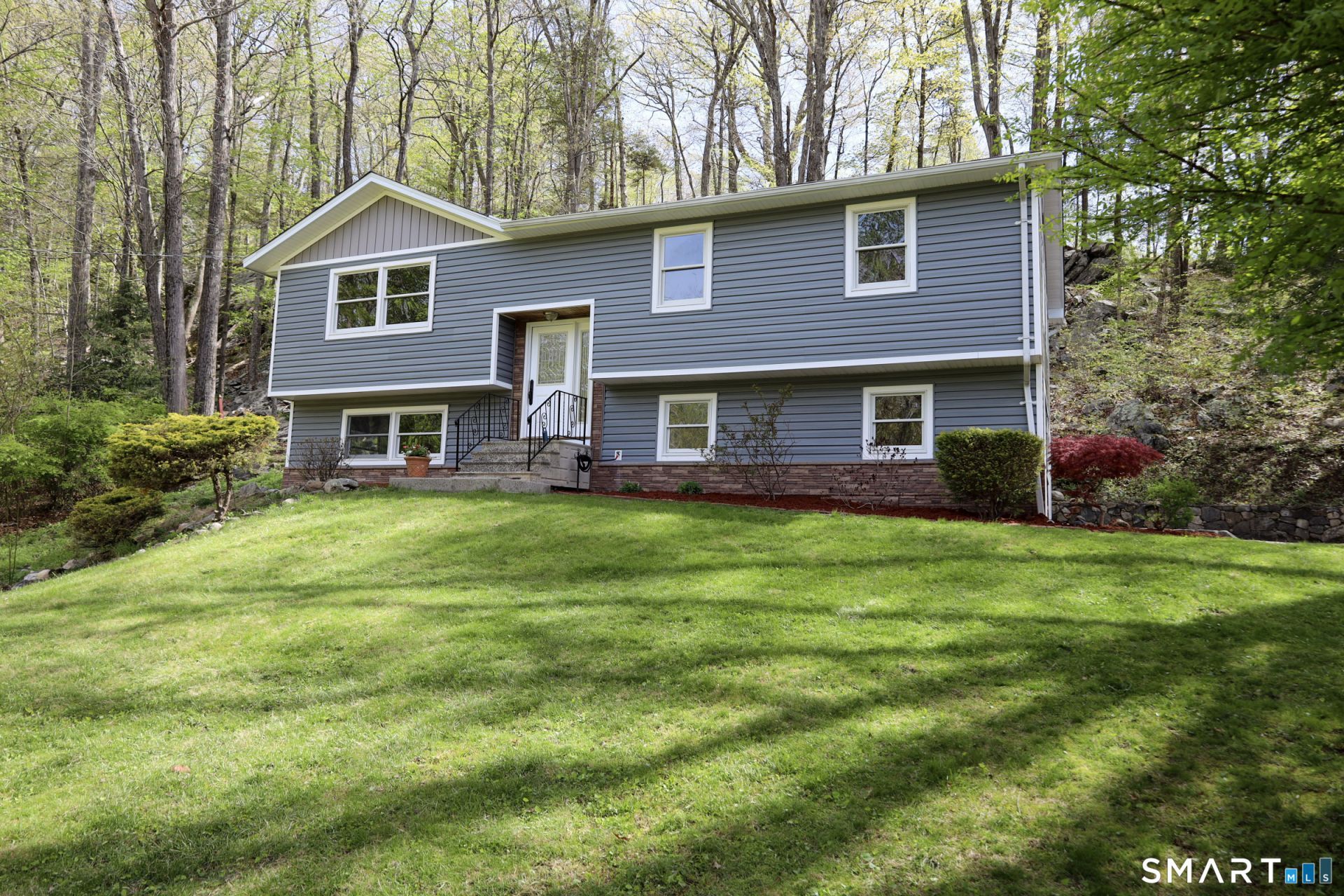 15 Wicks Manor, Danbury, CT 06810 Main Photo