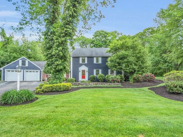 1 Garrison Heights Dr, Oxford, MA 01540