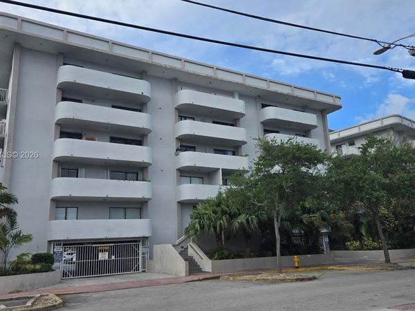 110 S Shore Dr, Unit 4E, Miami Beach, FL 33141