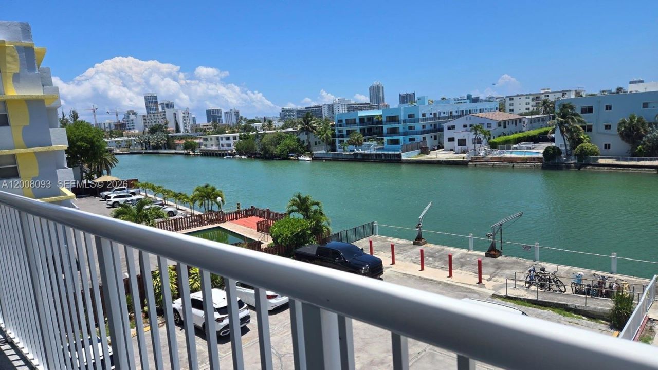 110 S Shore Dr, Unit 4E, Miami Beach, FL 33141 Photo