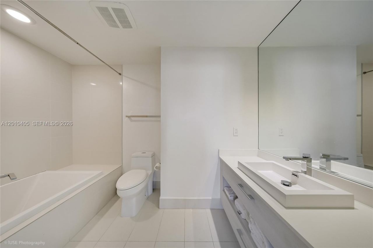 55 SW 9th St , Unit 2109, Miami, FL 33130 Photo