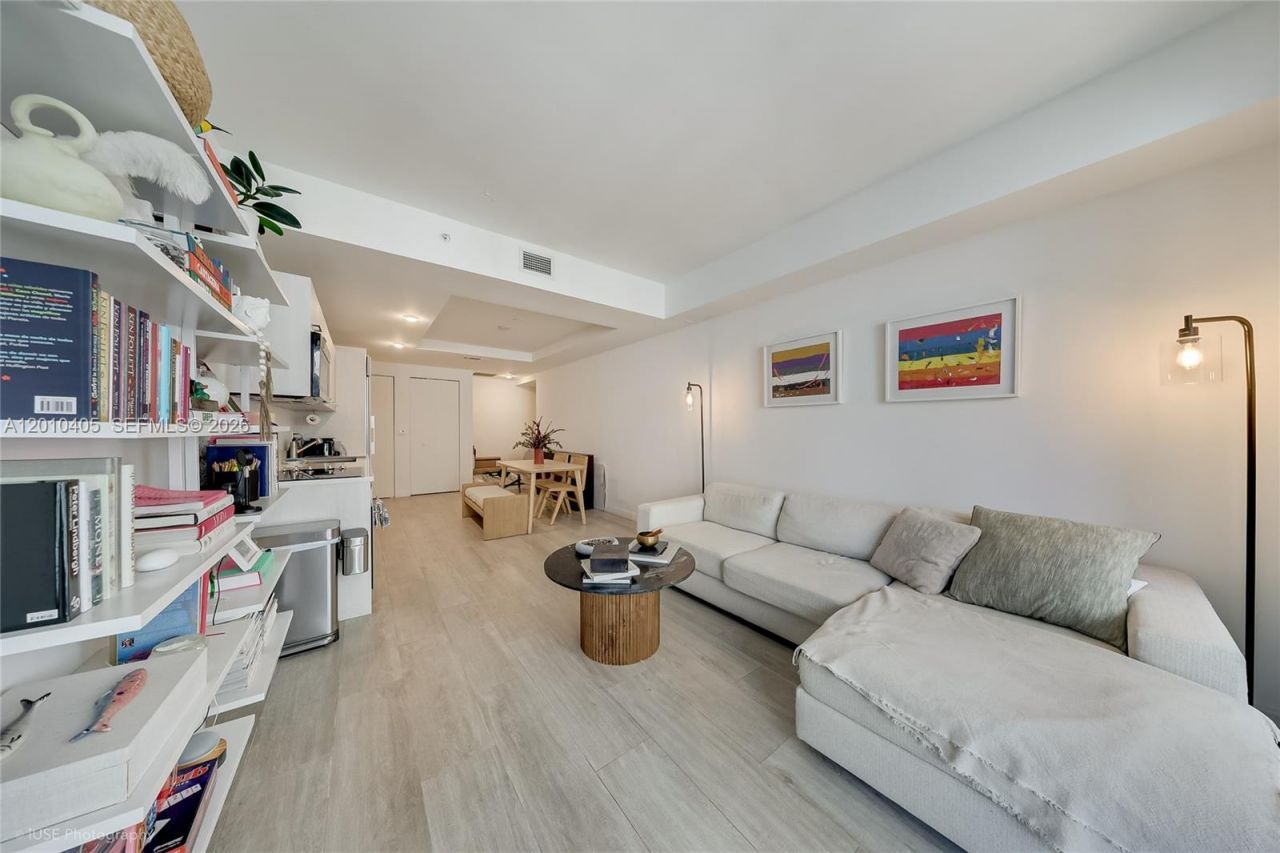 55 SW 9th St , Unit 2109, Miami, FL 33130 Photo