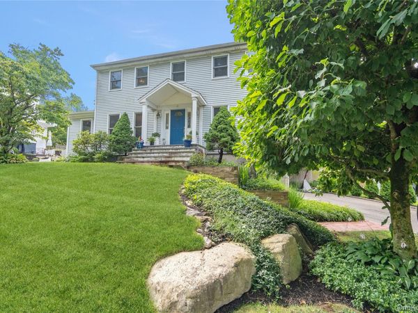 6 Cedar Avenue , Locust Valley, NY 11560