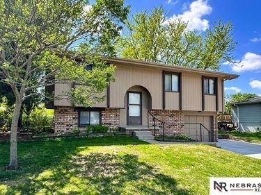 14509 Willow Creek Drive , Omaha, NE 68138