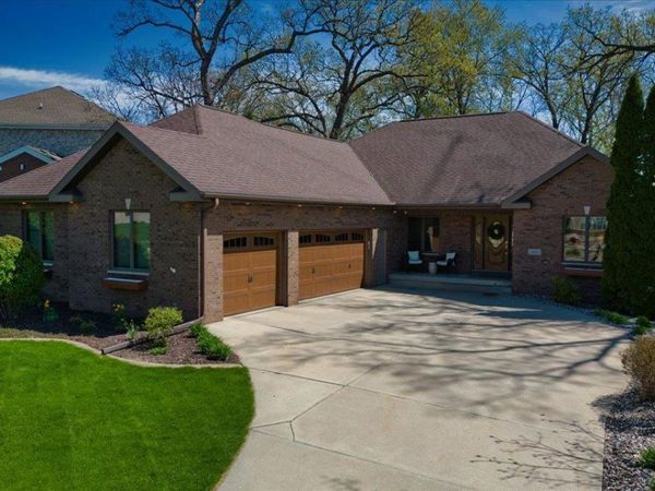 1801 Maplecrest Drive, Verona, WI 53593