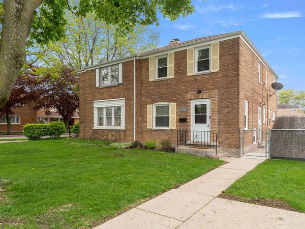 7805 W Balmoral Avenue , Chicago, IL 60656