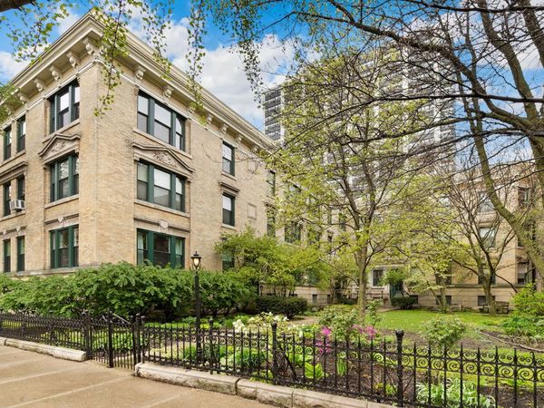 533 W Melrose Street , Unit 3F, Chicago, IL 60657