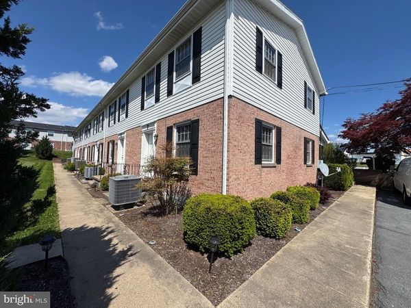 1781 LINCOLN WAY EAST E , CHAMBERSBURG, PA 17202