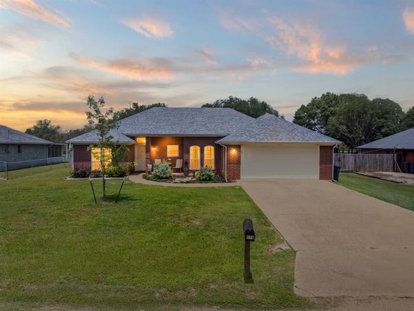 578 ElmWood Drive , Woodway, TX 76712