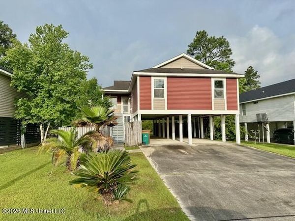 203 Pinewood Drive, Pass Christian, MS 39571