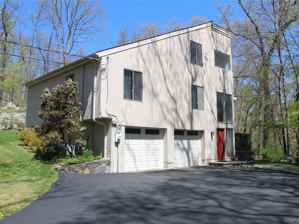 11 Manor Drive , Goldens Bridge, NY 10526