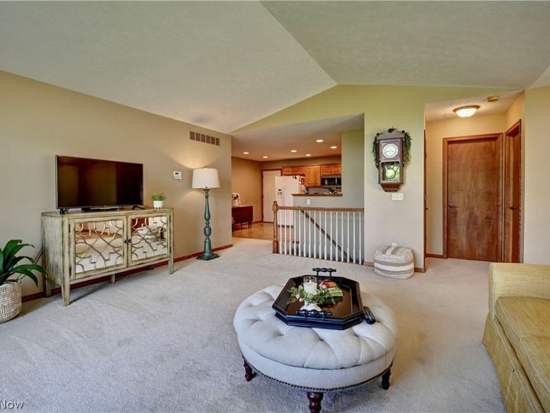 181 Heritage Crossing SE, Sugarcreek, OH 44681 Photo 17