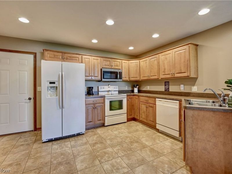 181 Heritage Crossing SE, Sugarcreek, OH 44681 Photo 20