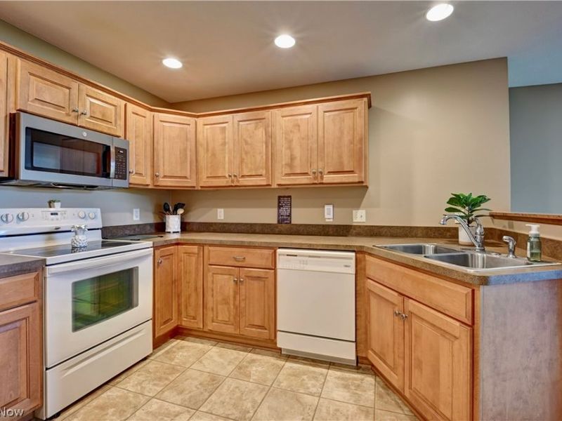 181 Heritage Crossing SE, Sugarcreek, OH 44681 Photo 22