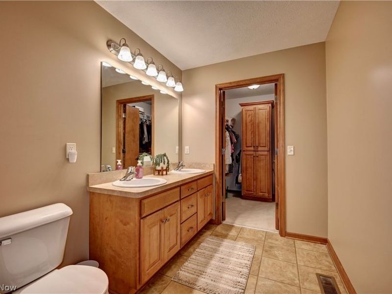 181 Heritage Crossing SE, Sugarcreek, OH 44681 Photo 31