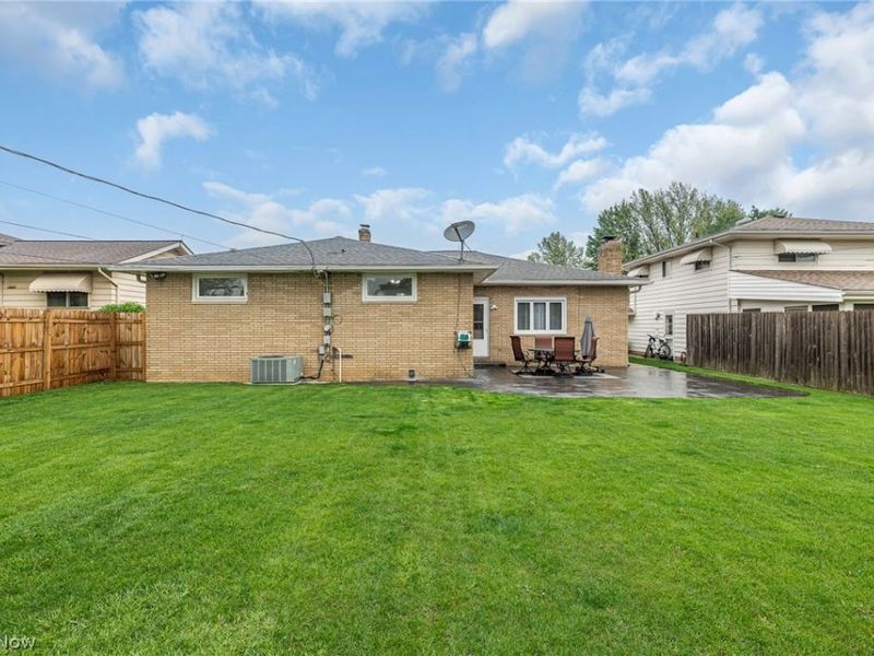 12017 Denver Drive , Parma Heights, OH 44130 Photo 6