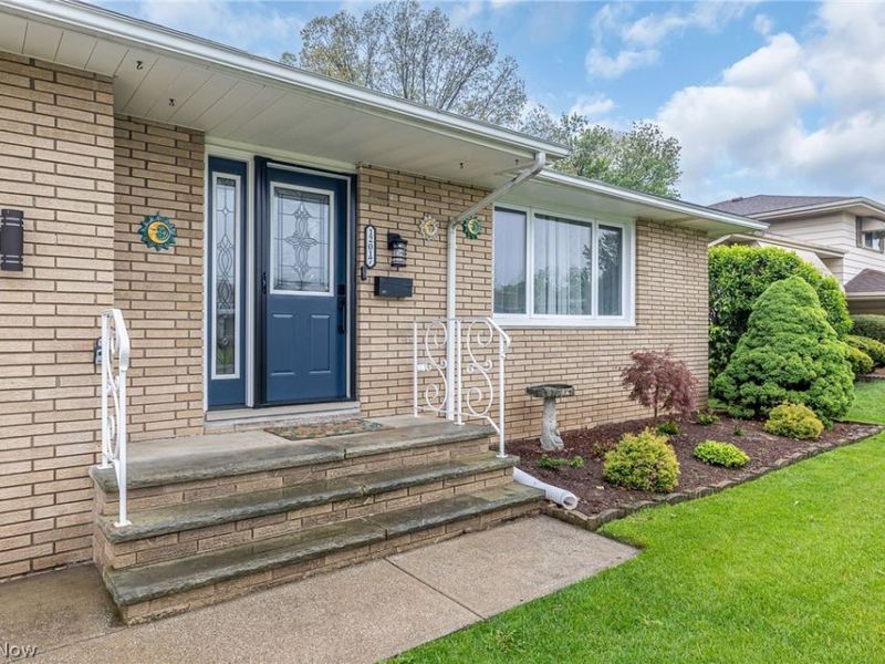 12017 Denver Drive , Parma Heights, OH 44130 Photo 8