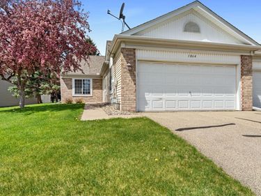 1864 Stone Meadow Boulevard , Shakopee, MN 55379