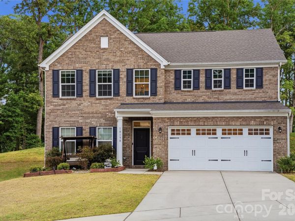 10158 Paper Birch Drive, Charlotte, NC 28215
