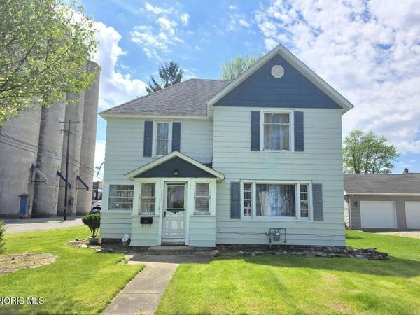 131 W Maple Street , Deshler, OH 43516