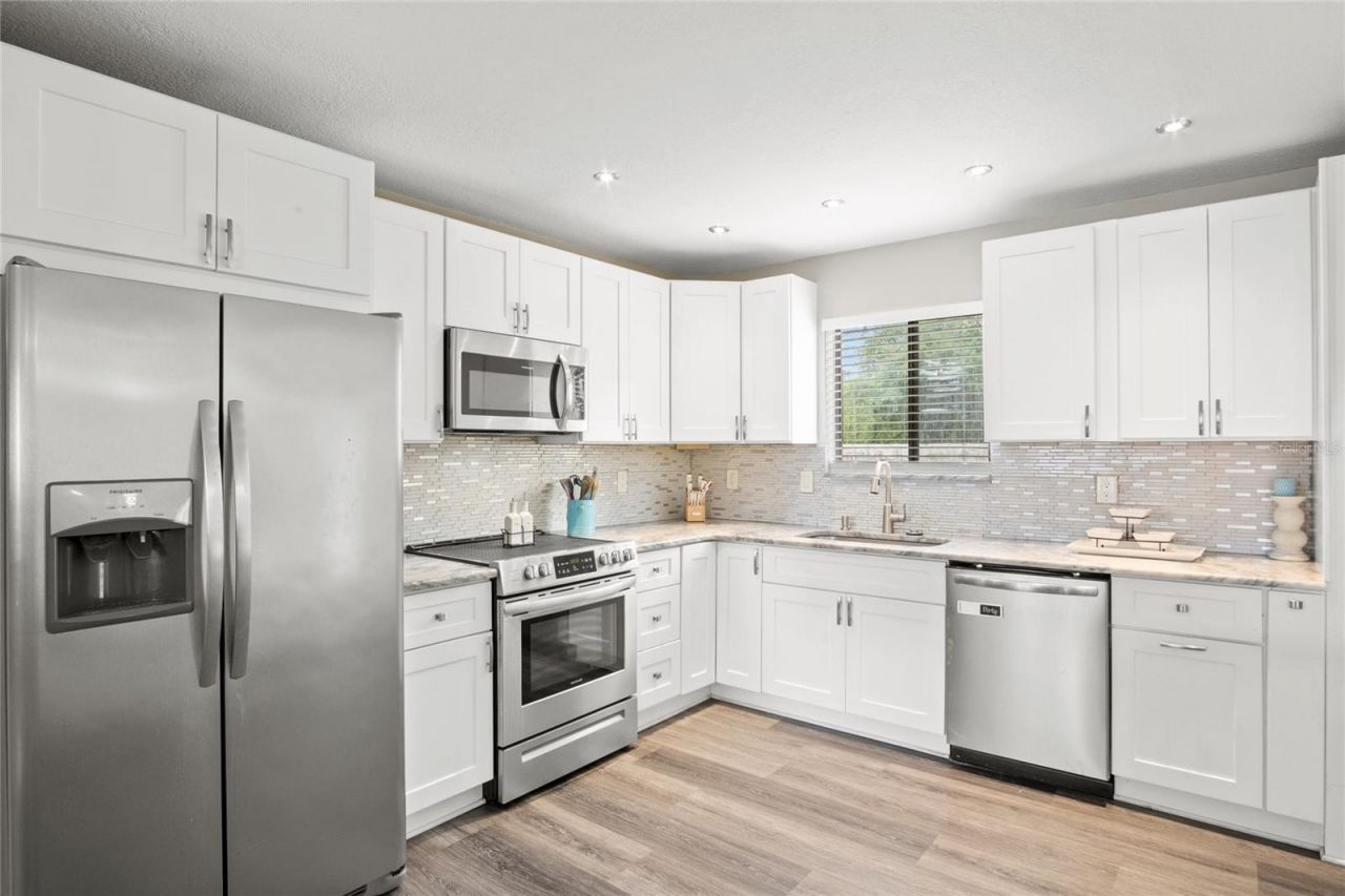1748 Sun Ridge Drive , Apopka, FL 32703 Photo