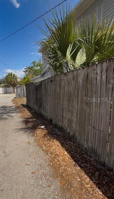 1700 Country Club Road N, Saint Petersburg, FL 33710 Photo