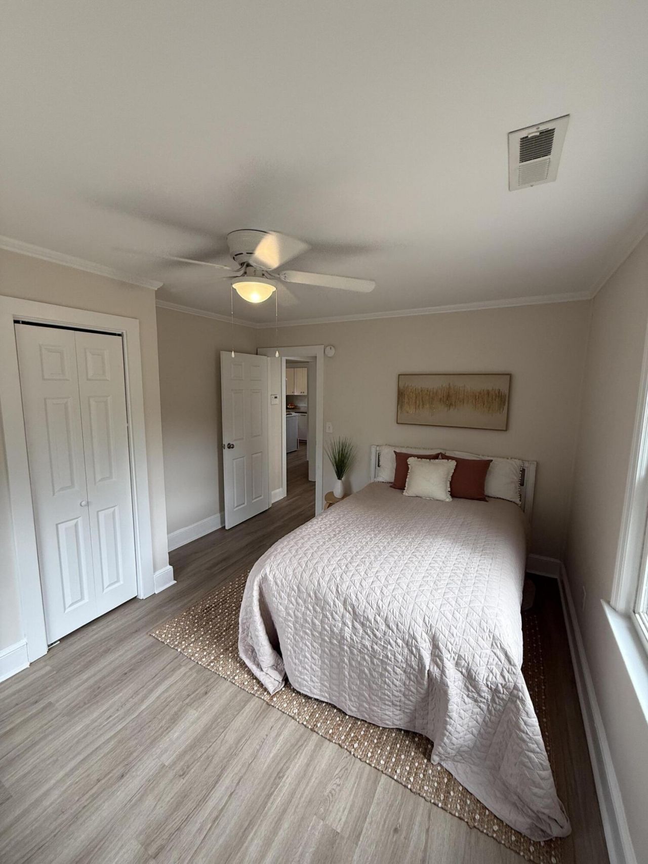 5478 Crown Avenue Photo 7