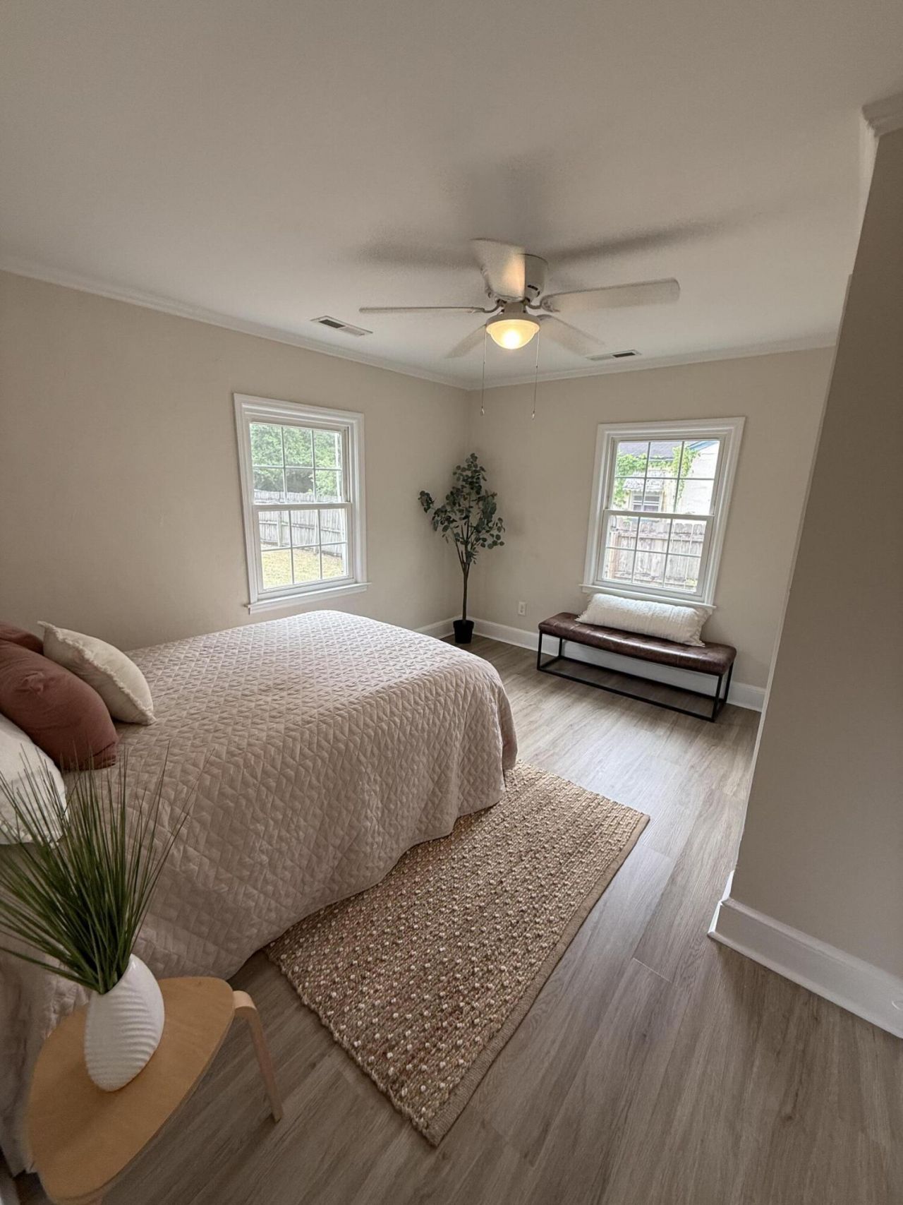 5478 Crown Avenue Photo 8