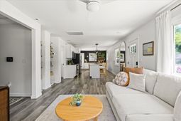 15 Anita Drive photo 4