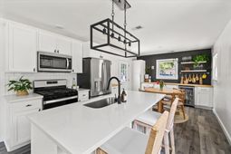 15 Anita Drive photo 4